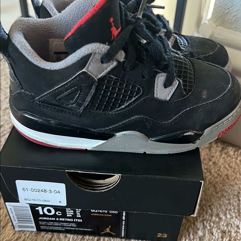 Kids Jordan 4 sneakers